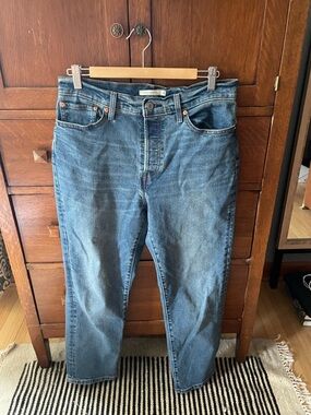 Levi's Women's Straight Leg Jeans in Classic Blue